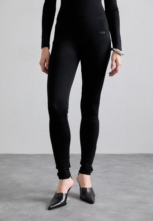 032c PILATES MOM LAYERED