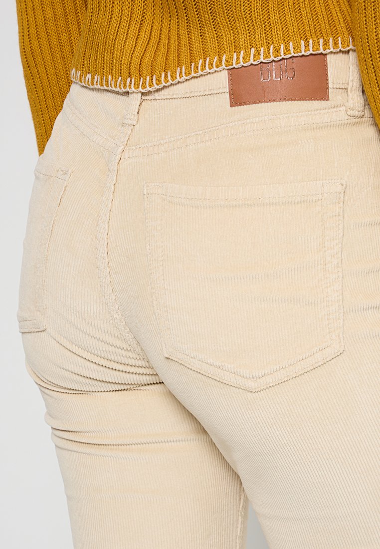 BDG Urban Outfitters FLARED