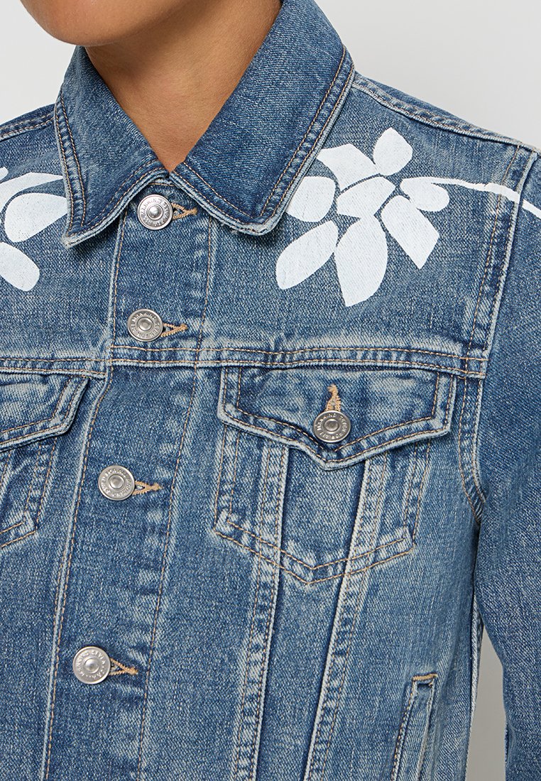 7 for all mankind