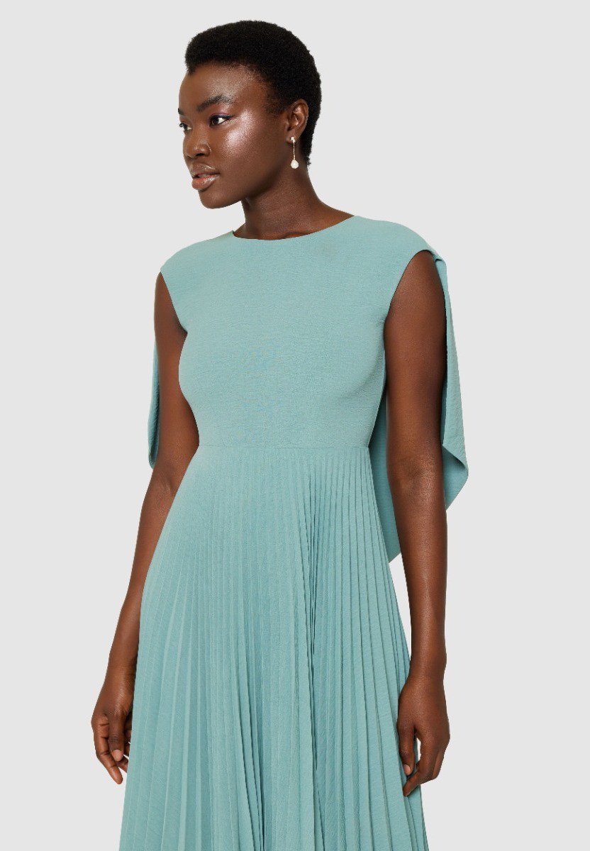 Closet CLOSET CAPE BACK
