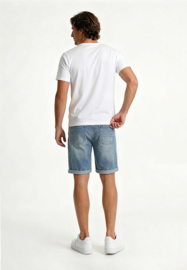 Pier One by Zalando