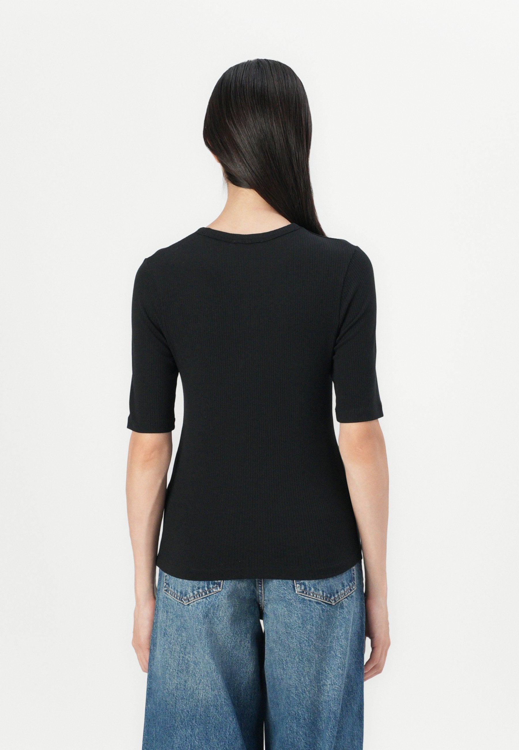 RIBBED SLIM HALF SLEEVE T-SHIRT Media 4