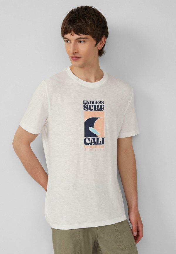 s.Oliver MIT FRONT UND FLAMM STRUKTUR - Print T-shirt - weiß