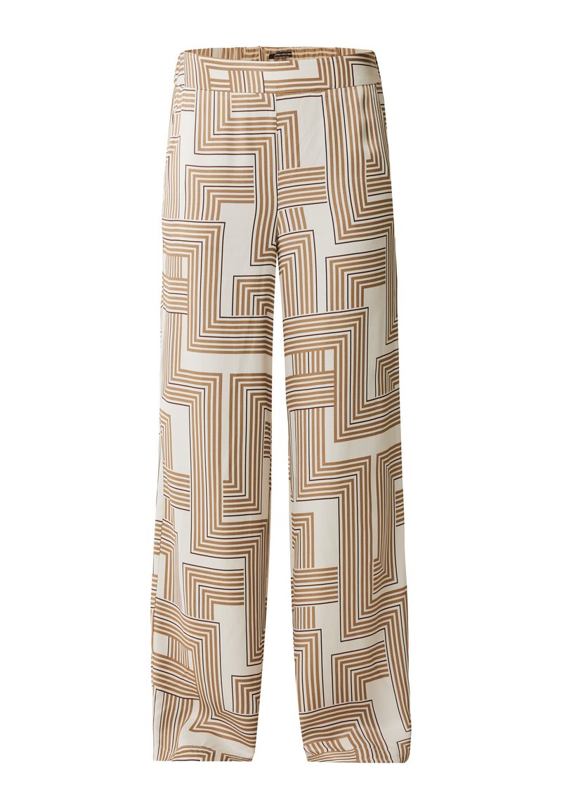 Weite Hosen auf einem hellen Hintergrund mit einem geometrischen Muster aus braunen Linien. Der Stoff wirkt glatt und hat eine weiche Textur.