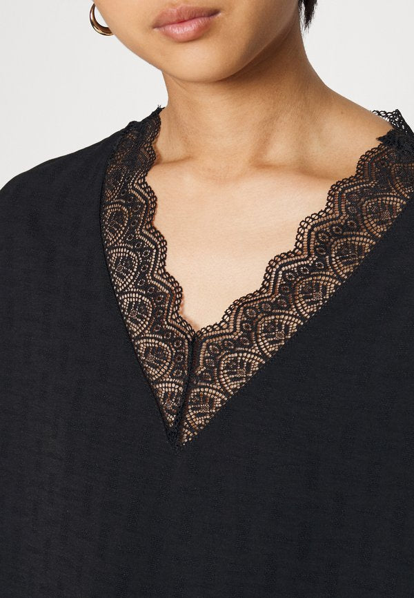Vero Moda Petite VMLYRA V-NECK
