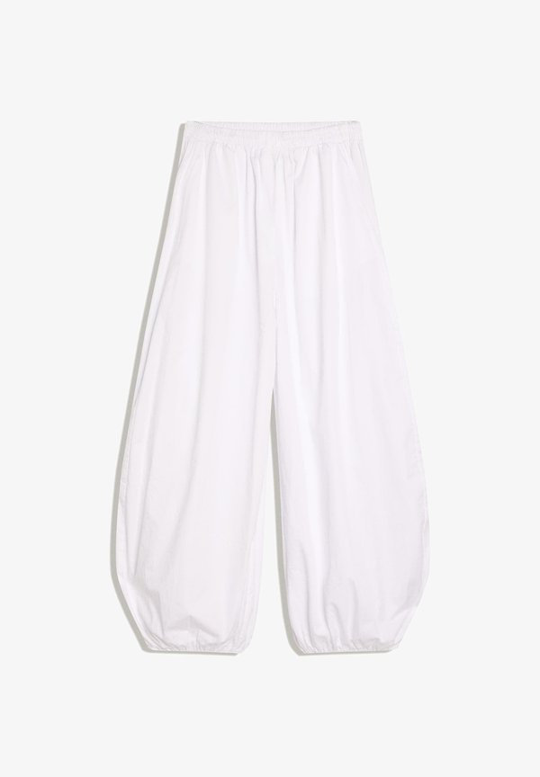 Bershka TROUSERS 00928741 - Trousers - white