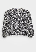 Schwarz-weiße Bluse im Zebra-Print mit Peplum-Saum, gefältelten Details, runder Ausschnitt und langen Puffärmeln. Weiche Stofftextur.