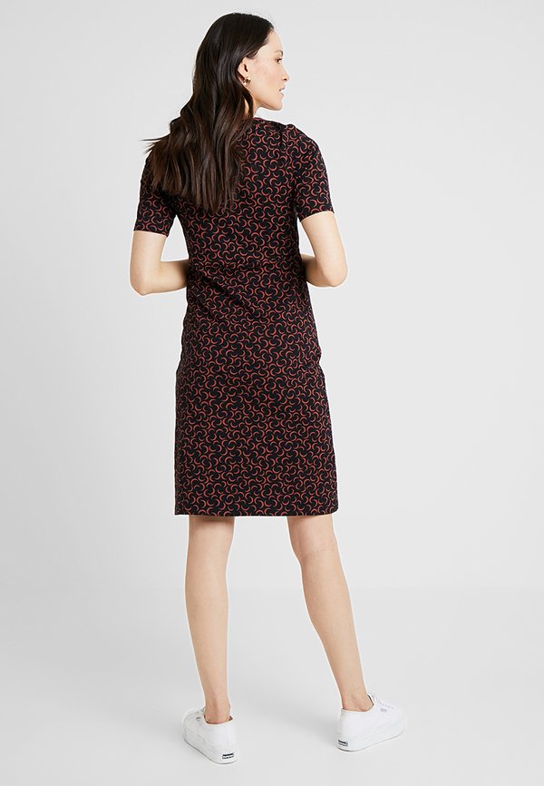 Queen Mum DRESS NURSING