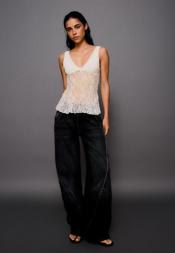 Bershka STRAPPY WITH LACE - TOP - Blouse - beige