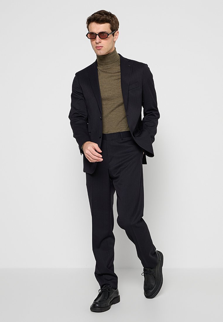 Michael Kors SLIM FIT