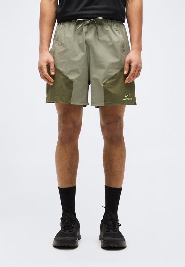 Nike Performance M NP DFADV NPT 6 IN SHORT - Sports shorts - light army/medium olive/light liquid lime