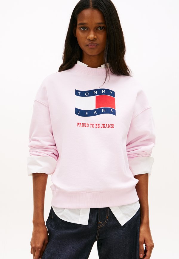 Tommy Jeans WAVY FLAG SUEDED TERRY BOXY SWEATSHIRT