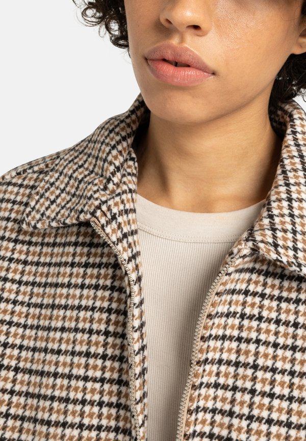 Element DOGTOOTH