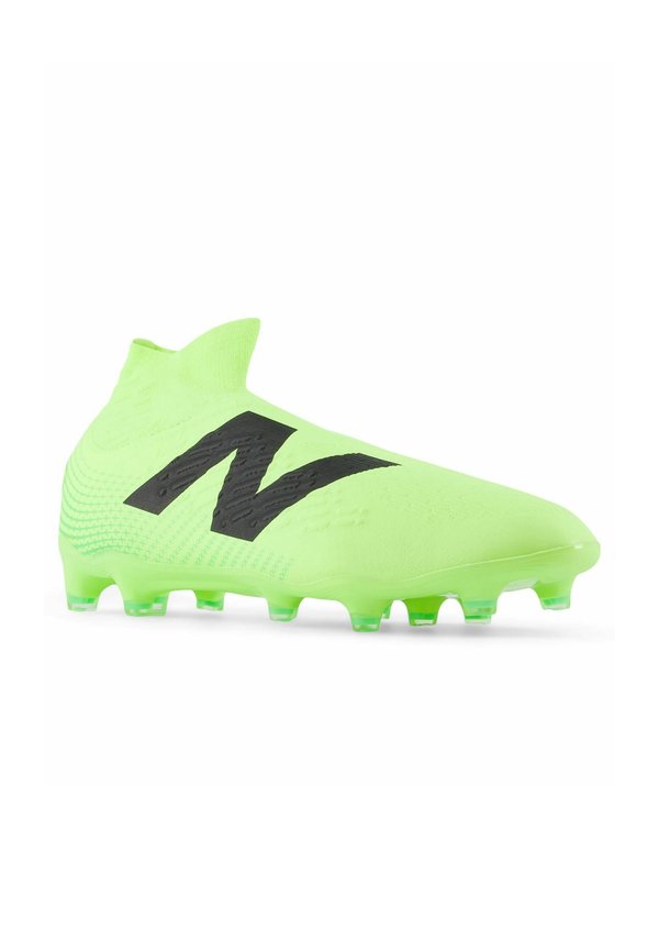 New Balance TEKELA MAGIA