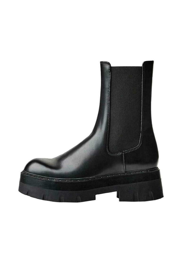 Bershka Stiefelette Media 1