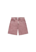 Denim-Shorts in verblasstem Rosaton, mit hoher Taille, fünf Taschen, Knopfleiste und leichten Used-Effekten.