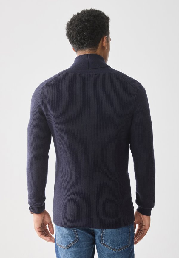 Pier One by Zalando