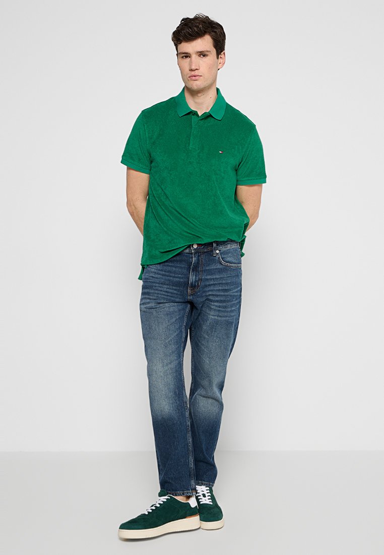 REGULAR FIT Media 2