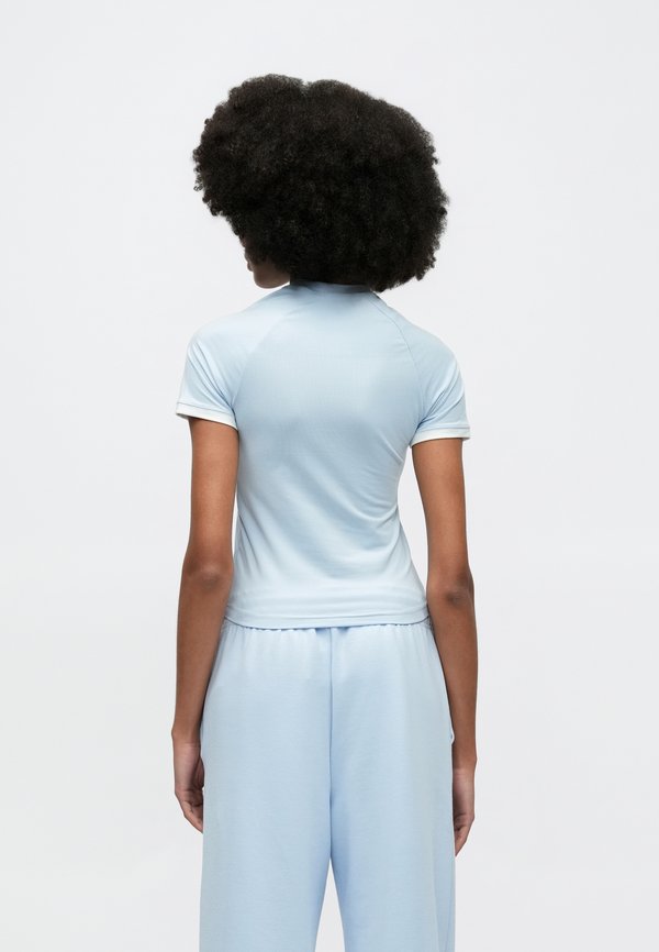 Nike Sportswear FITTED