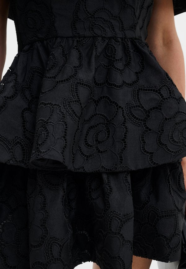 Malina TRACY OFF SHOULDER LACE MINI DRESS