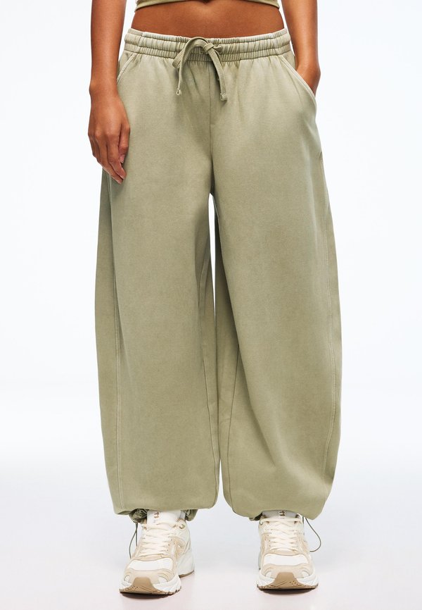 Bershka Tracksuit bottoms - khaki