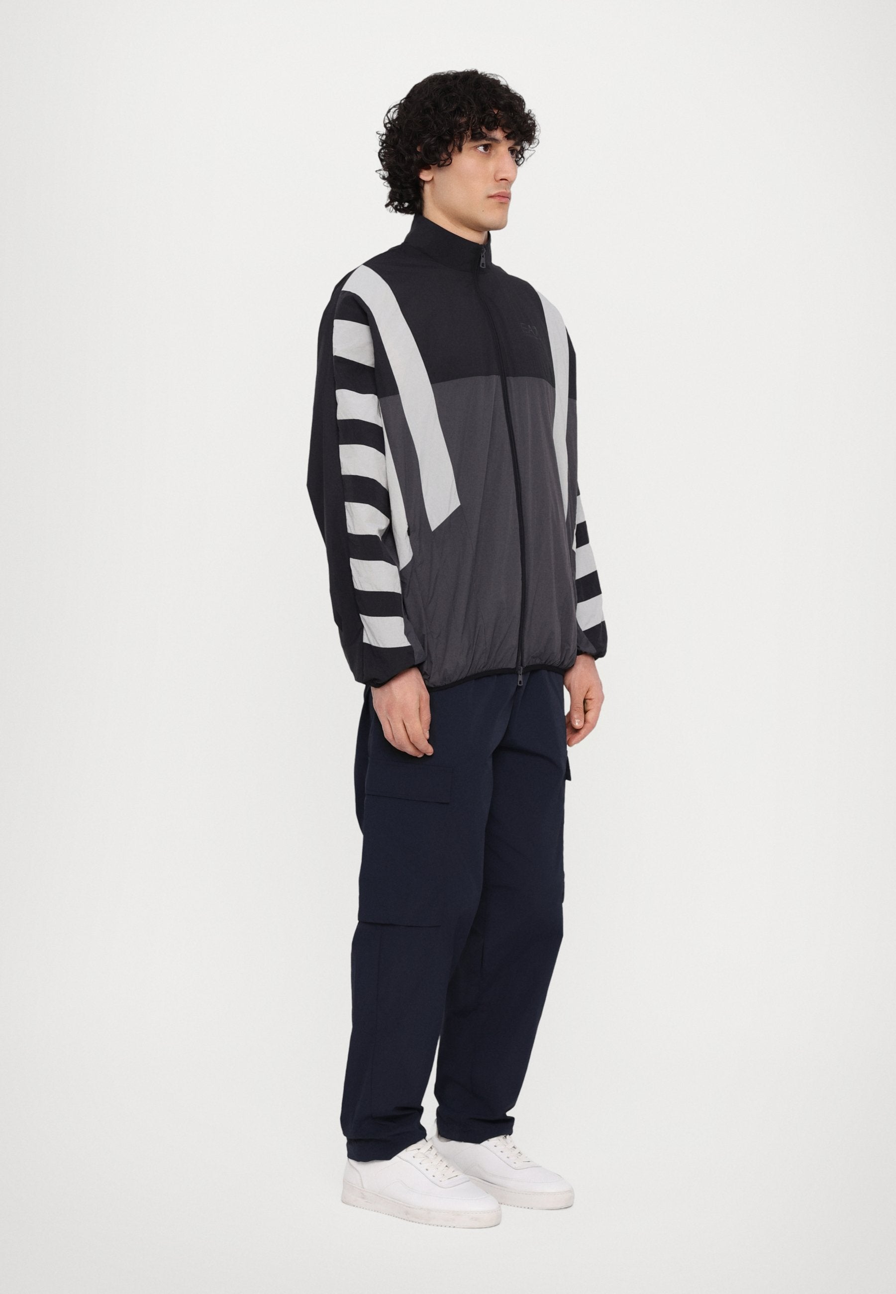 JACKET Media 5