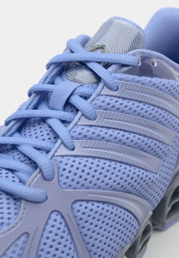 adidas Originals MEGA GHOSTRIDE W