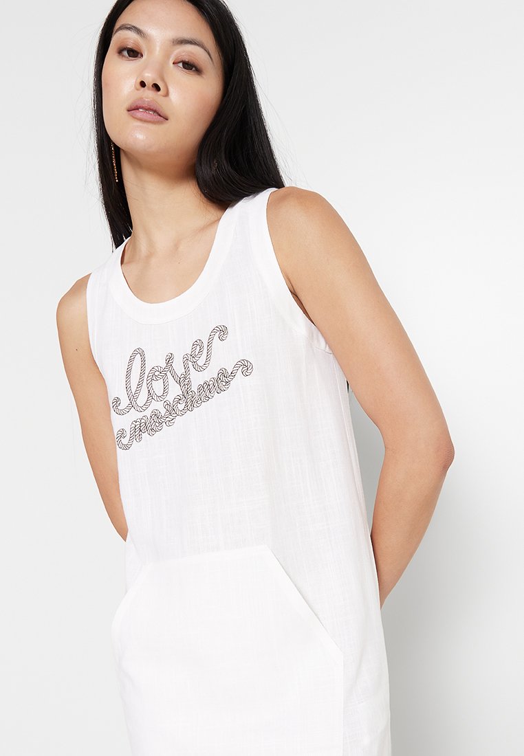 Love Moschino