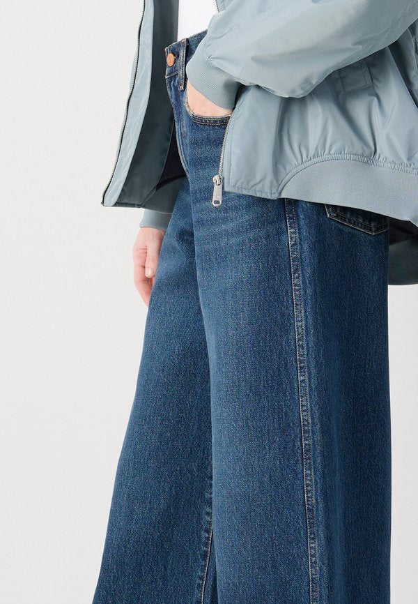 Calvin Klein Jeans THE ULTRA