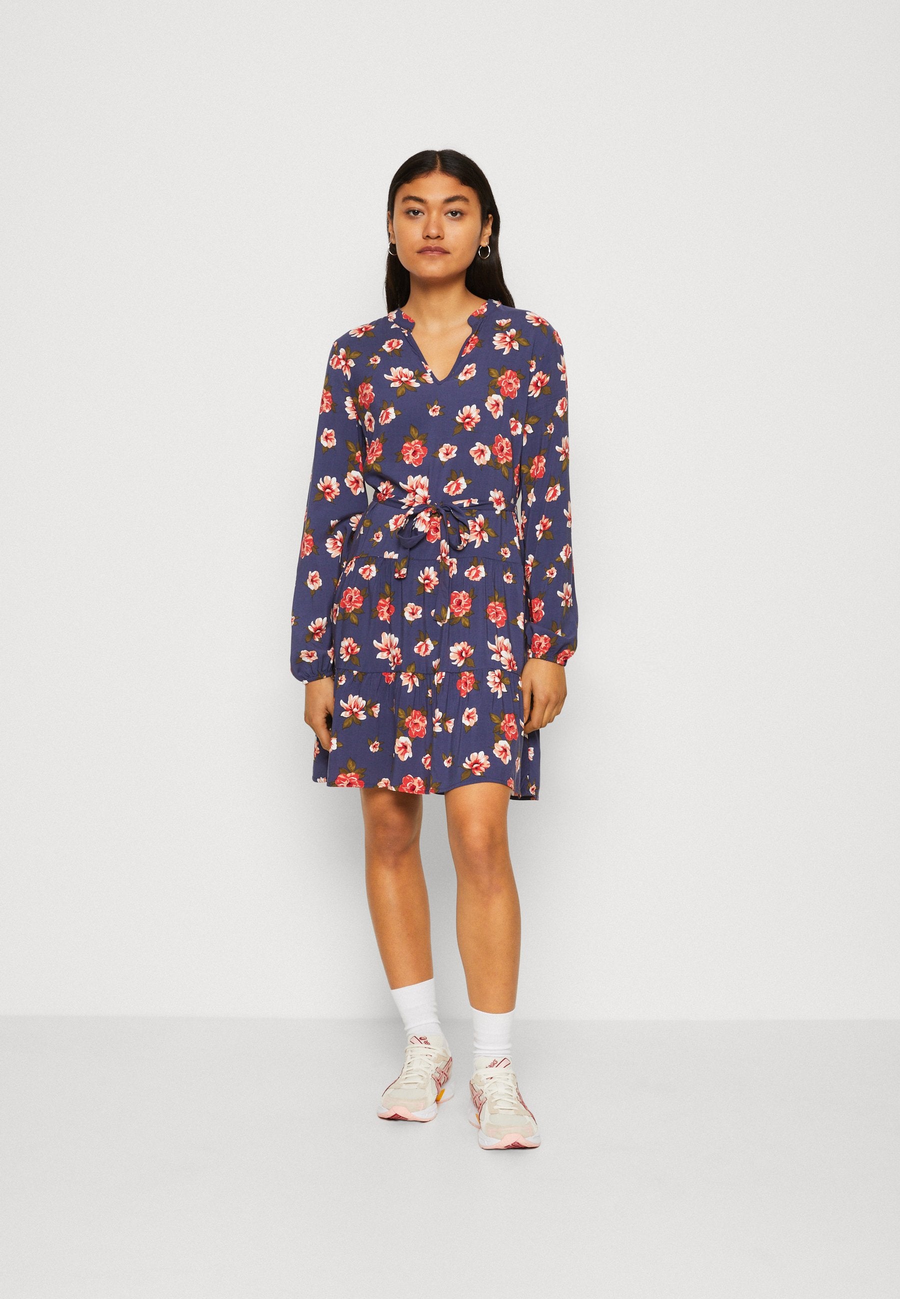 VILA VIRIKKI V NECK SHORT DRESS