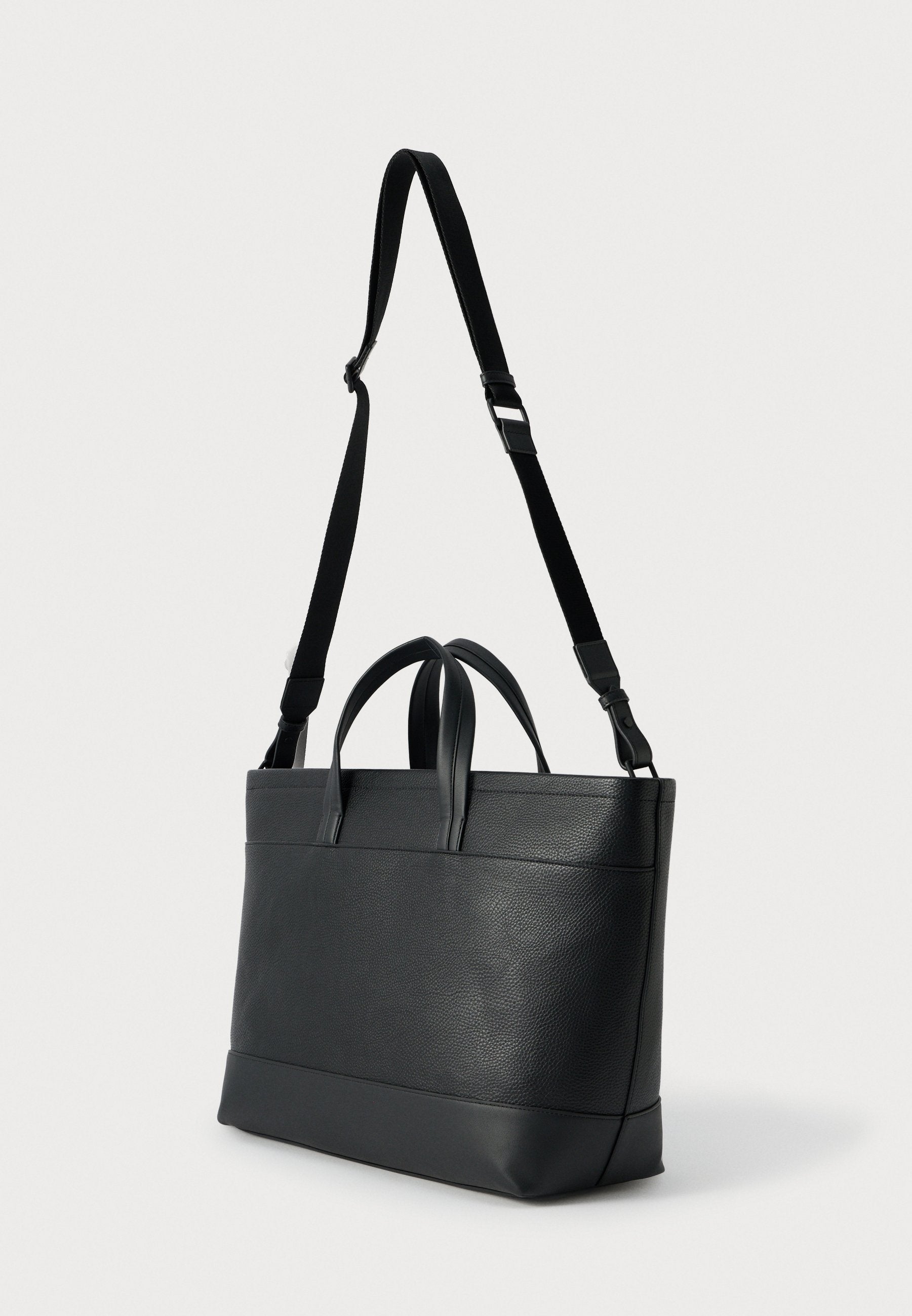 Tommy Hilfiger MODERN REPEAT FLAG POCKET TOTE BAG