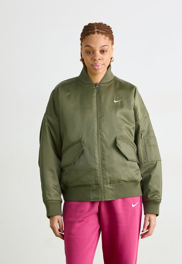Nike Sportswear Bomber Jacket - medium olive/safety orange/sail