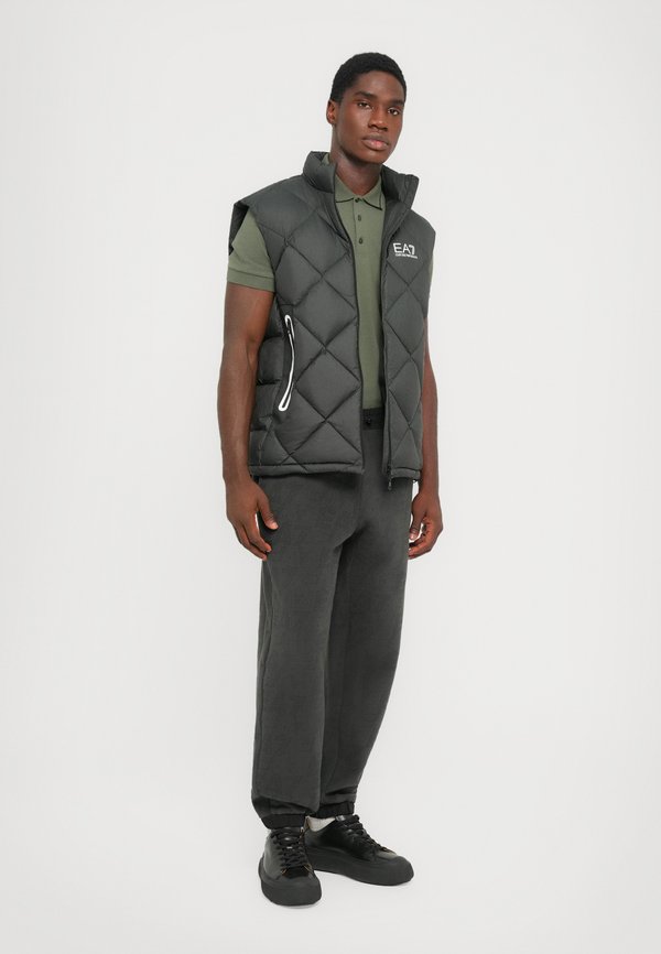 EA7 Emporio Armani TRAIN LOGO SERIES PANTS