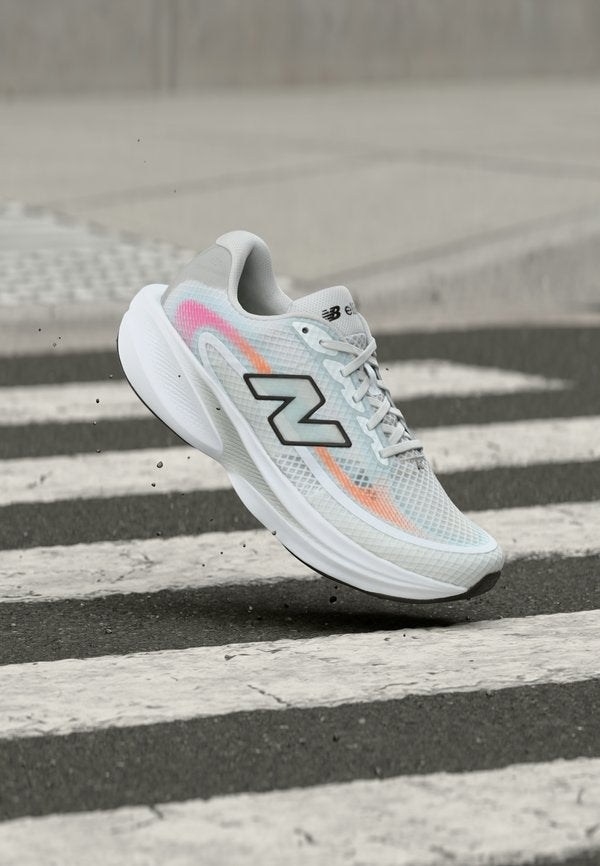 New Balance ELLIPSE V1 - Road running shoes - white