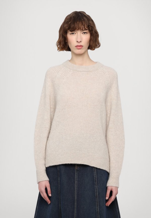 CLOSED CREW NECK LONG SLEEVE