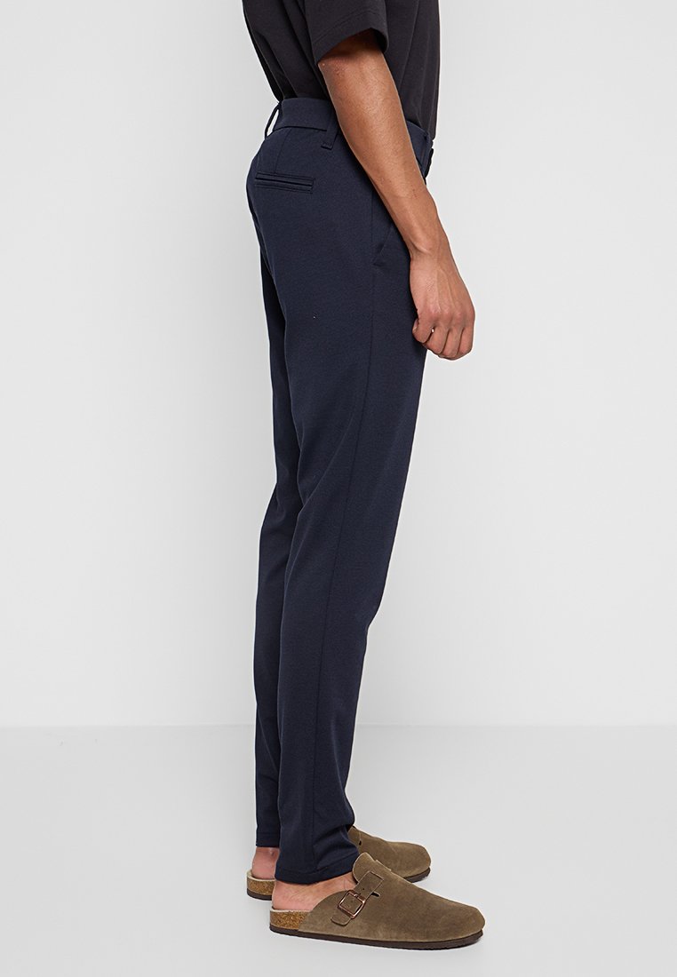 ONSTHOR SLIM FIT Media 2