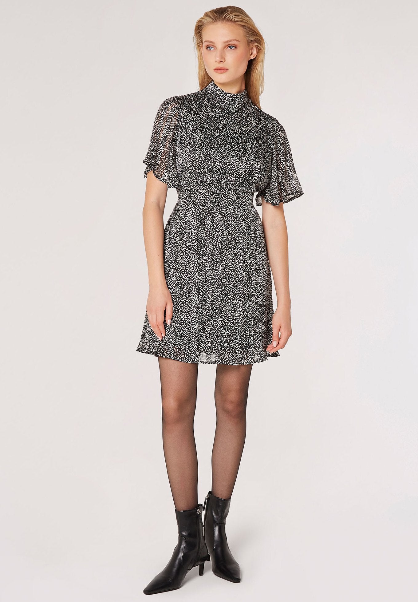 Apricot IKAT SLEEVE