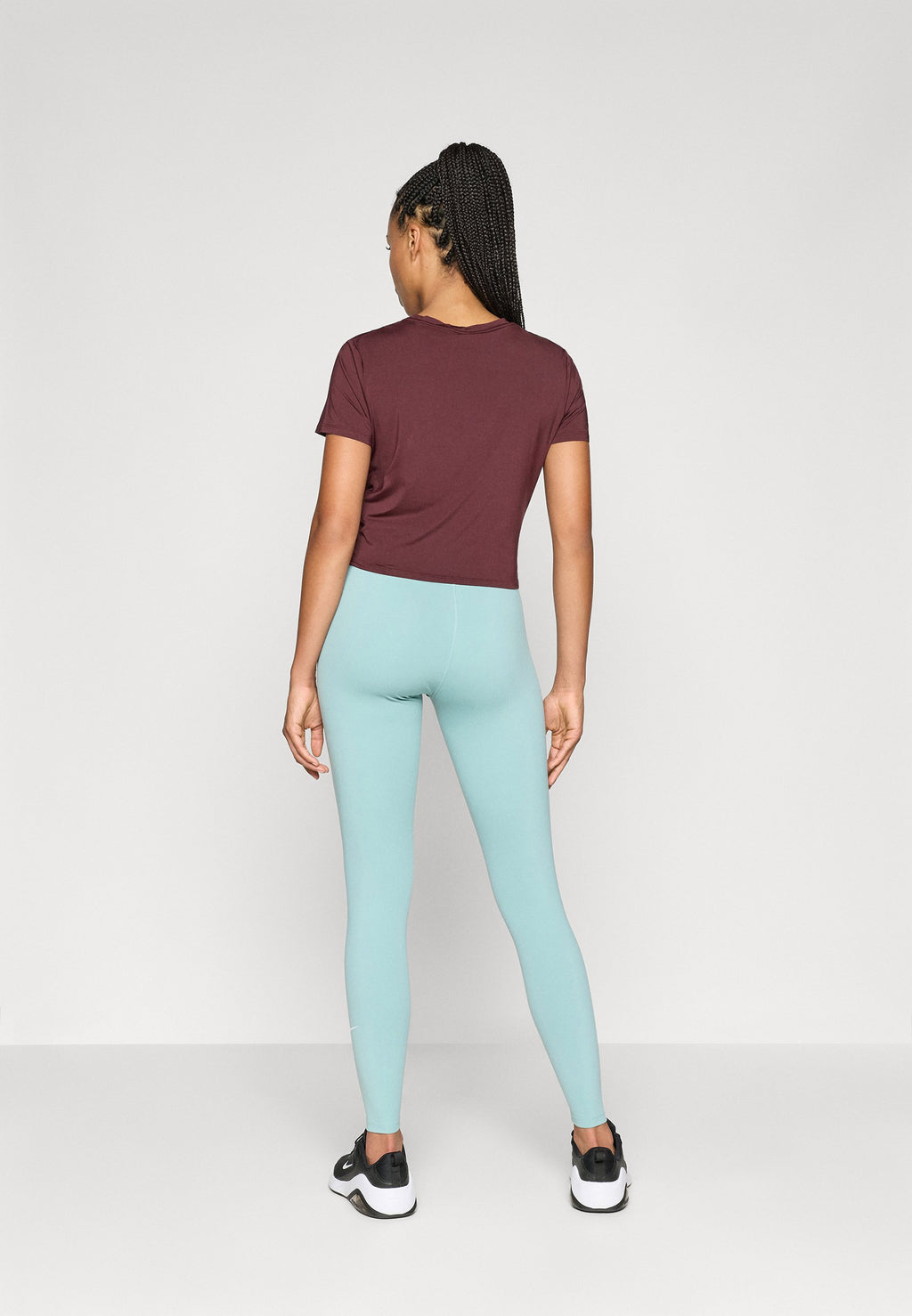 Nike Performance ONE