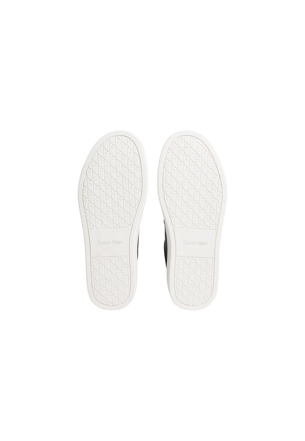 Calvin Klein  SIGNATURE LOGO