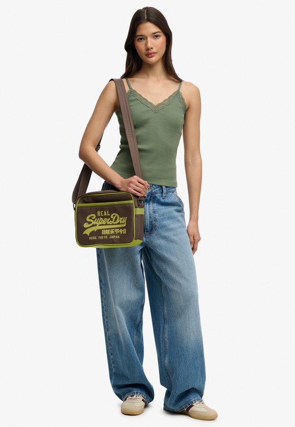 Superdry & Co SUPERDRY MINI ALUMNI CROSSBODY BAG.. - Cross body bag - french roast brown