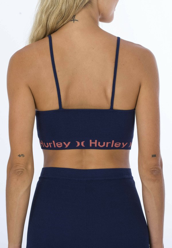 Hurley CONTRAST TEXT ACTIVE
