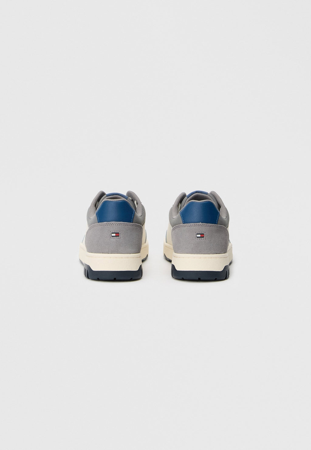 MIXED TEXTURE BASKETBALL TRAINERS WITH LEATHER Media 3