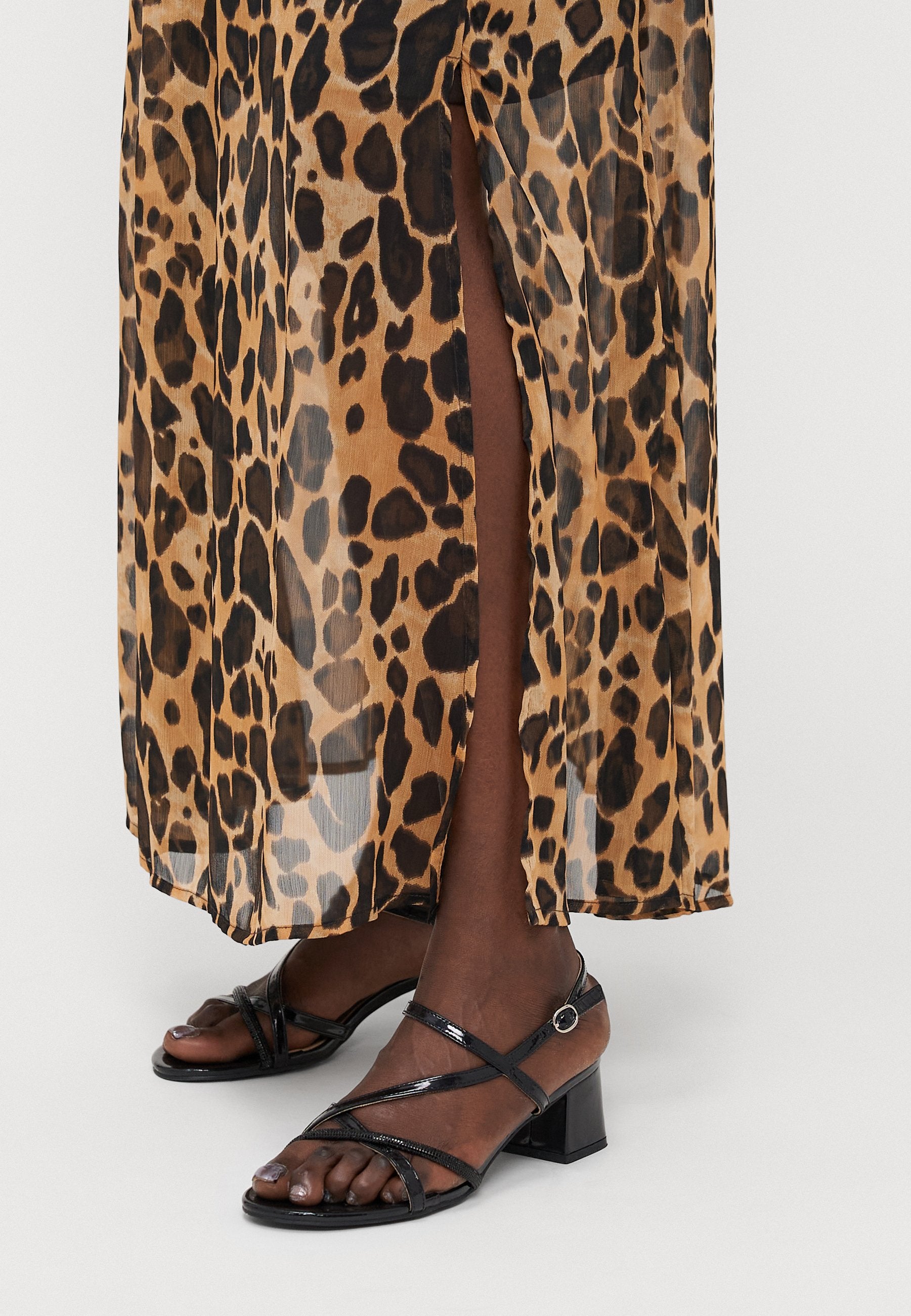 ONLASTA LIFE SLIT SKIRT Media 5