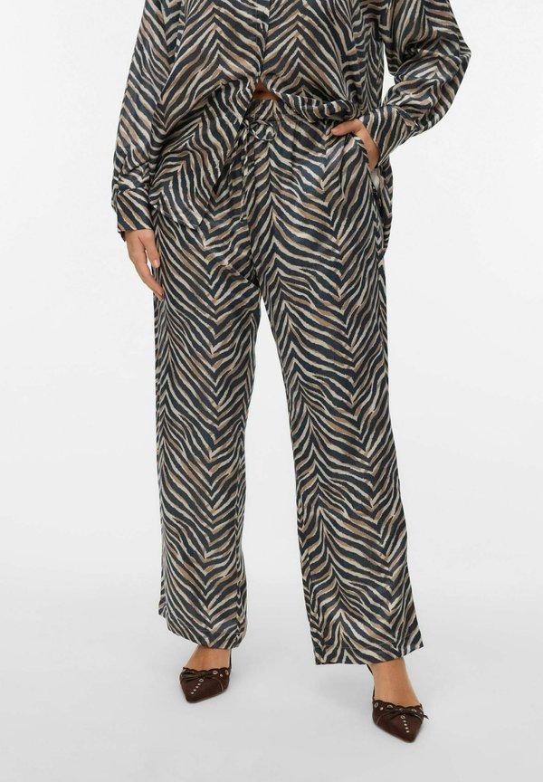 Vero Moda Curve VMCVINA High waist - Trousers - black