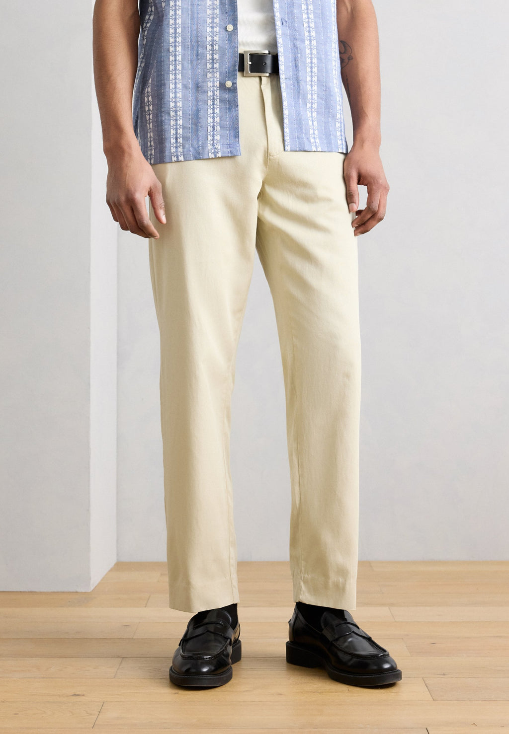 TAILORED PANTS Media 3