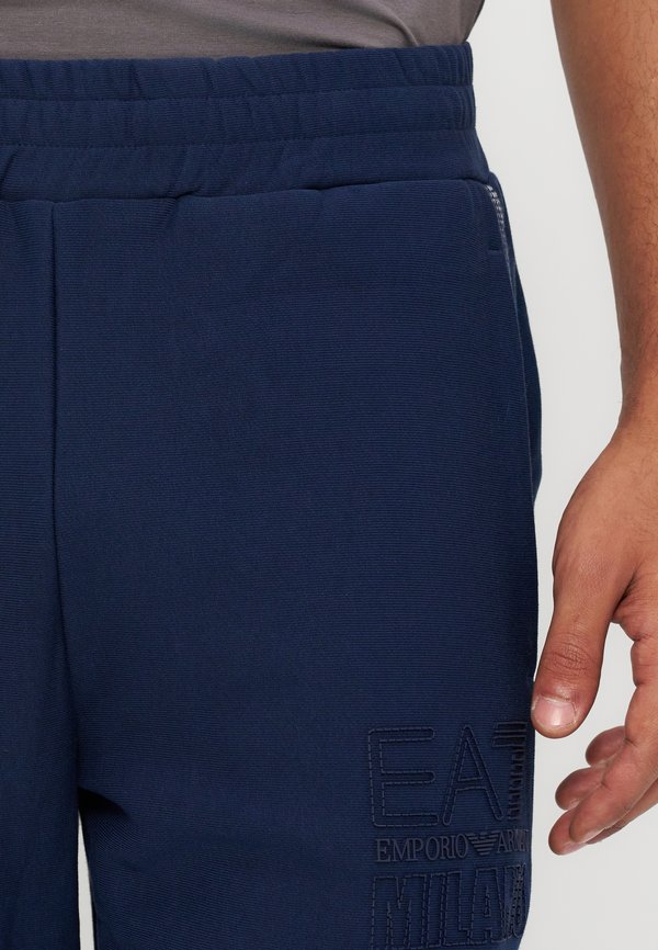 EA7 Emporio Armani