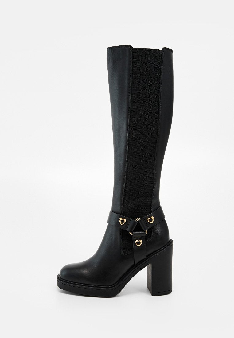 Love Moschino