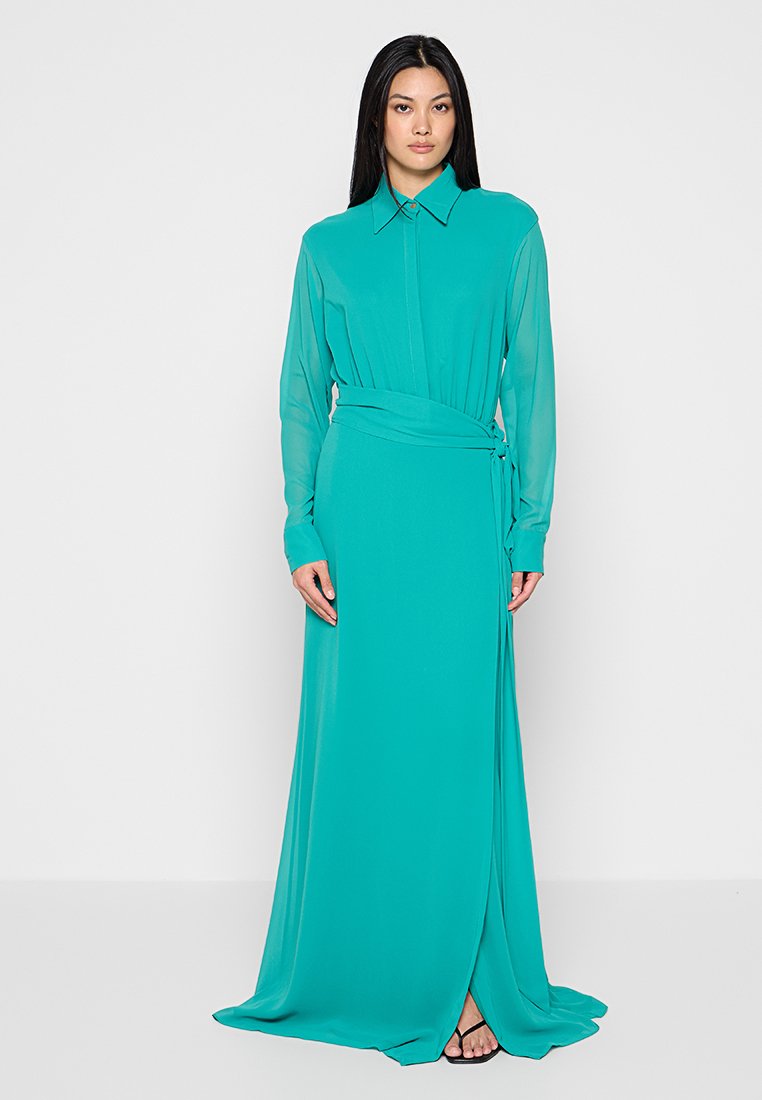 Pronovias ESSENTIAL