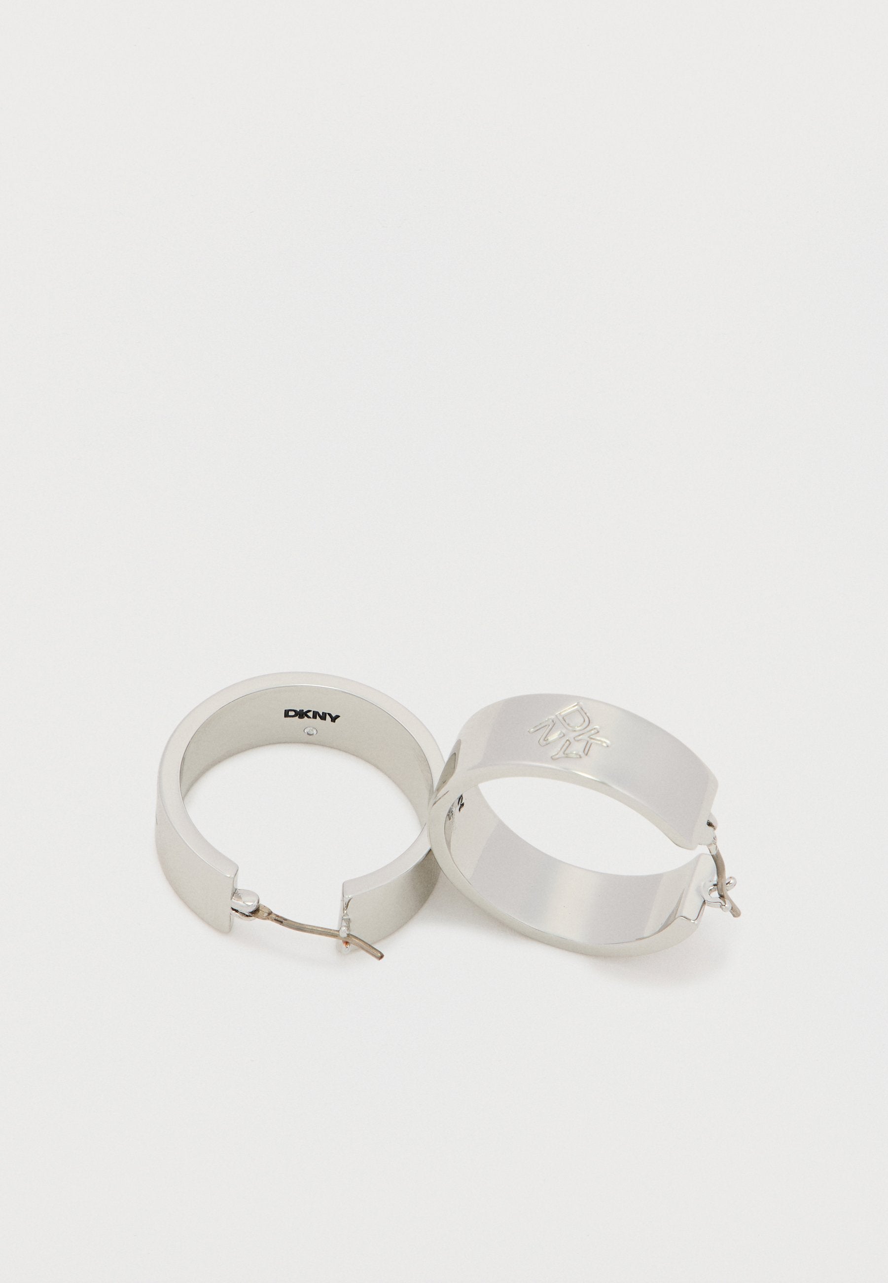 DKNY SLANT LOGO HOOP