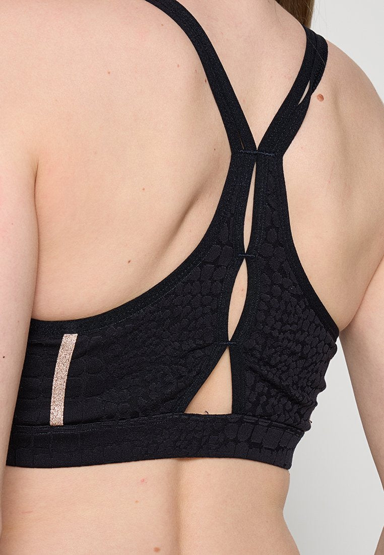 EA7 Emporio Armani Sport BH Media 4